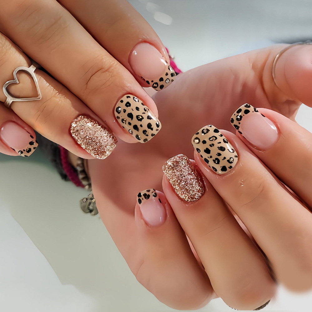 Nail Art Gliter - Unghie finte corte e lunghe per