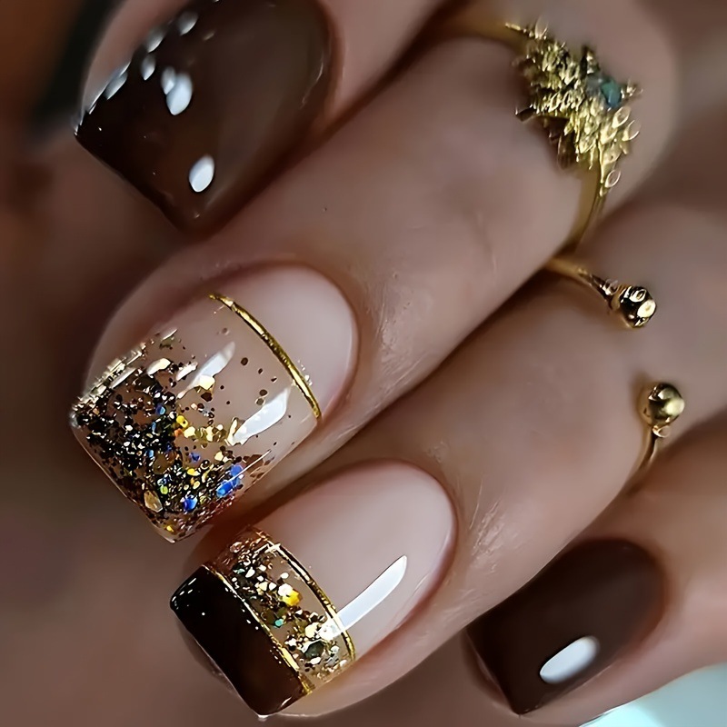 Nail Art Gliter - Unghie finte corte e quadrate per