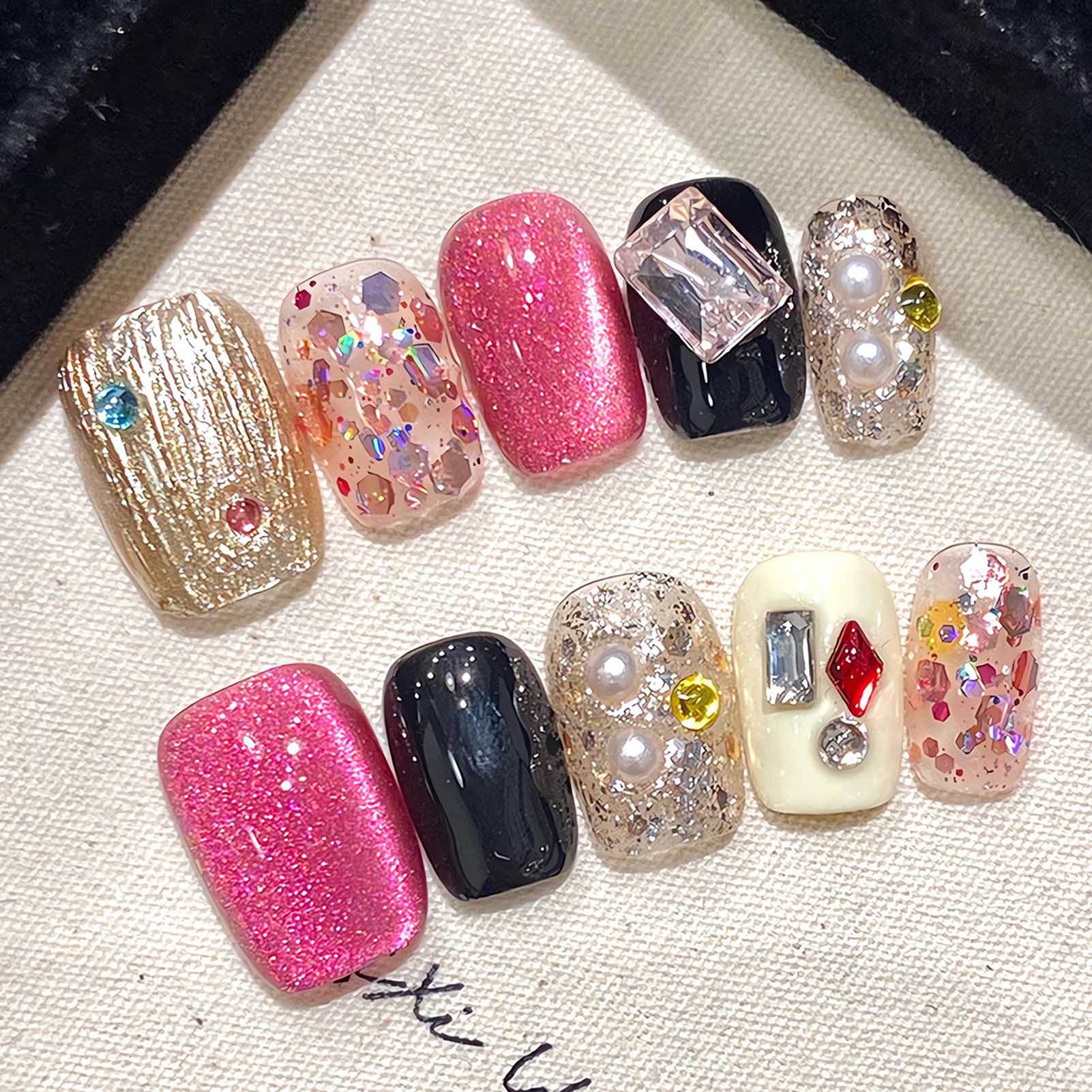 Nail Art Gliter - Stampa fatta a mano sulle unghie