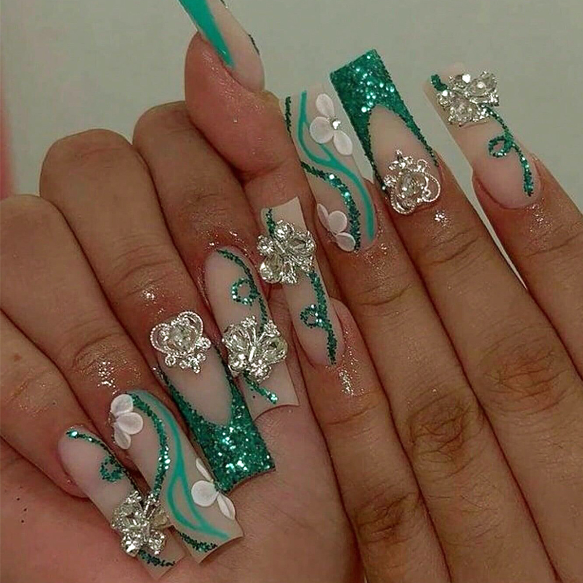 Long Coffin Press on Nails Bal - Nail Art Gliter recensione e prezzo