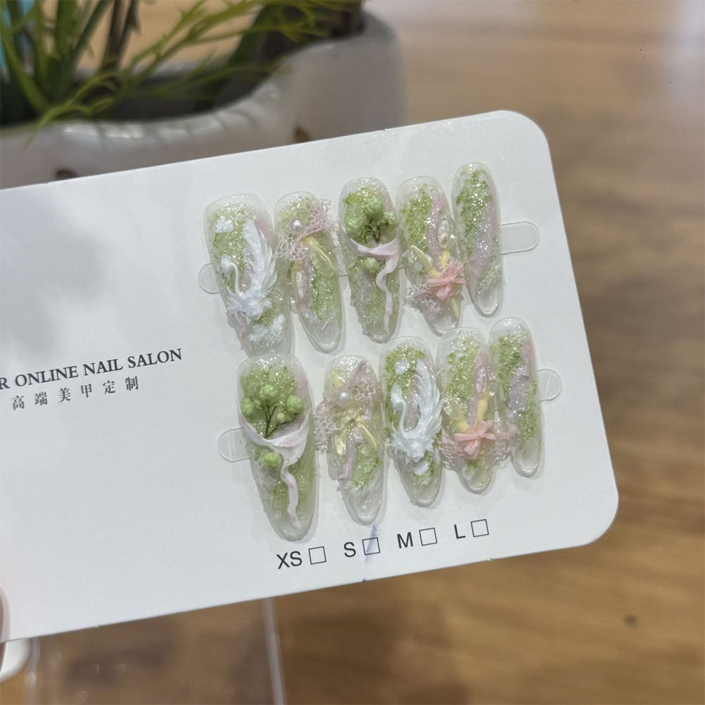Unghie Finte Rotonde con Glitt - Nail Art Love recensione e prezzo