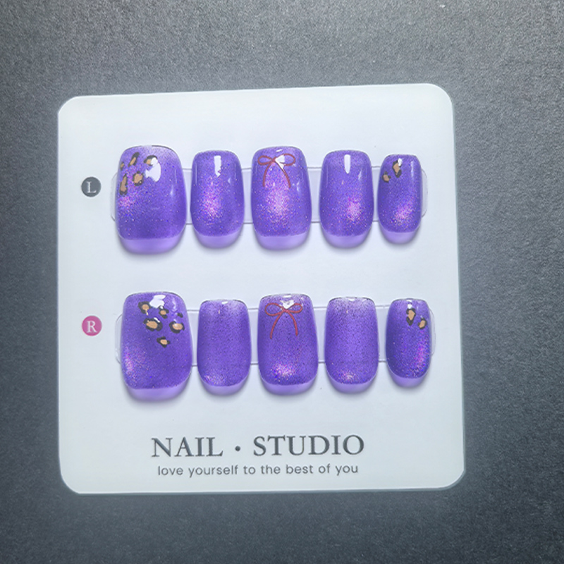 Unghie Finte Cat Eye Press-on  - Nail Art Eye Cat recensione e prezzo