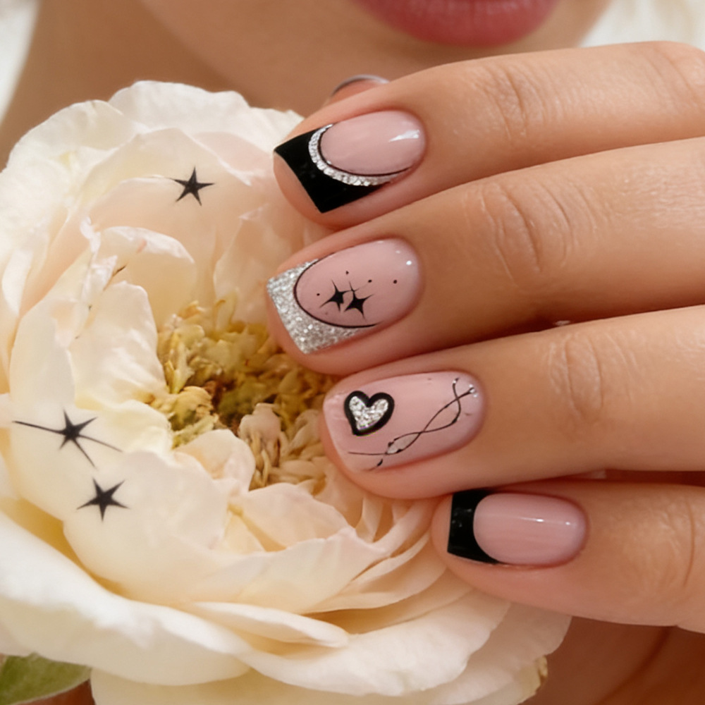 Unghie finte quadrate corte pe - Nail Art Gliter recensione e prezzo