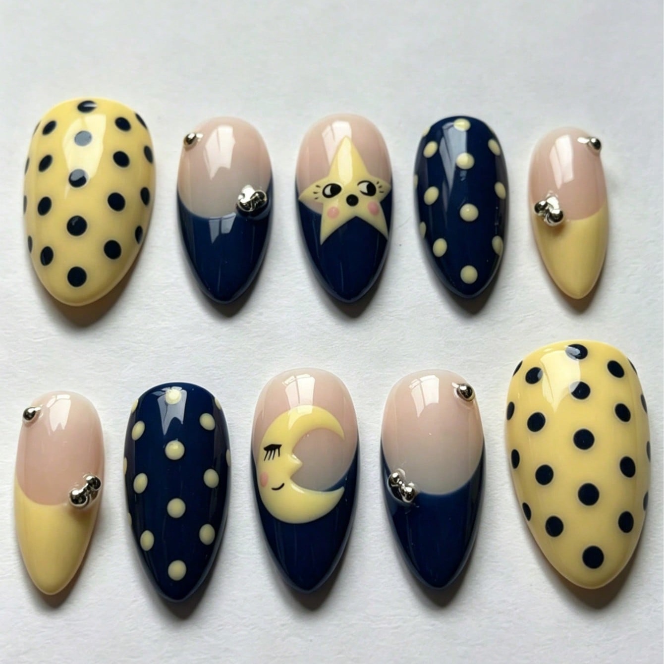 10 Pezzi Unghie Finte Adesive  - Nail Art Maroon recensione e prezzo