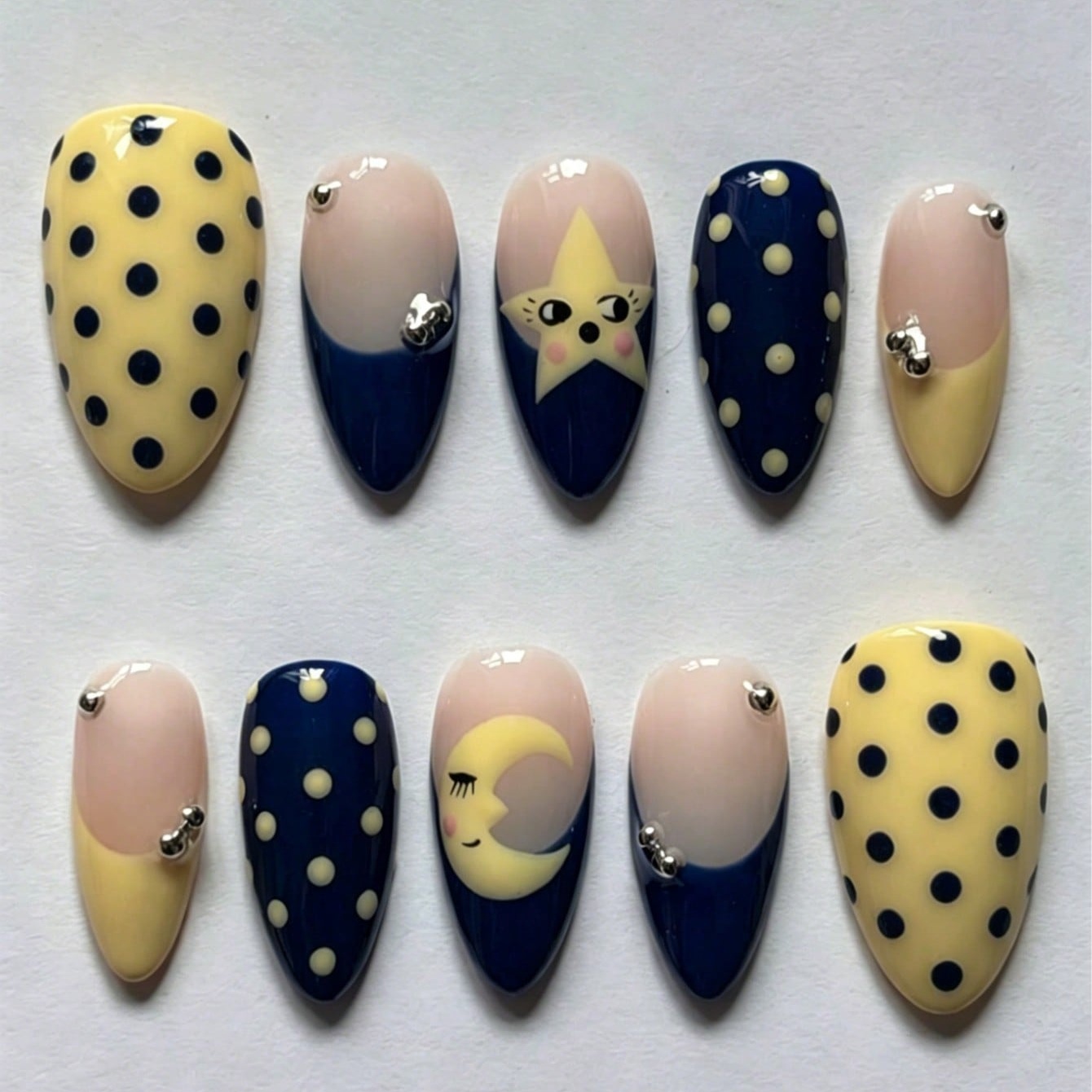 10 Pezzi Unghie Finte Adesive  - Nail Art Maroon recensione e prezzo