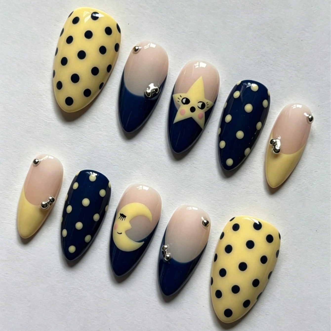 10 Pezzi Unghie Finte Adesive  - Nail Art Maroon recensione e prezzo